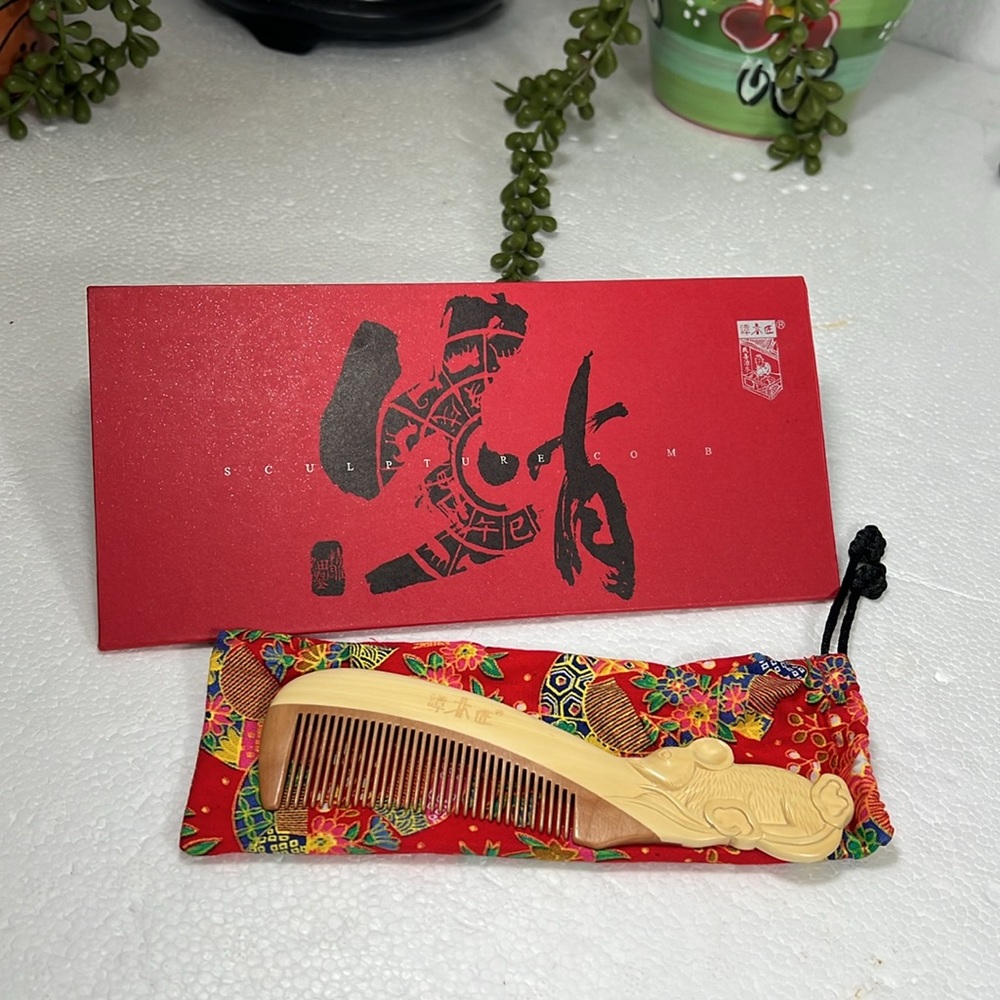 NWT VINTAGE CHINESE ZODIAC SIGN COMB RAT MOUSE